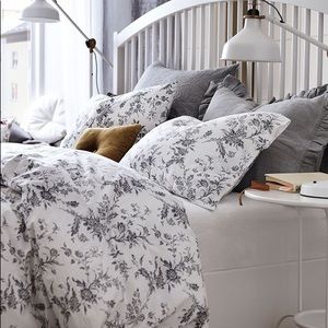 IKEA Alvine Kvist Duvet & Pillowcase Set